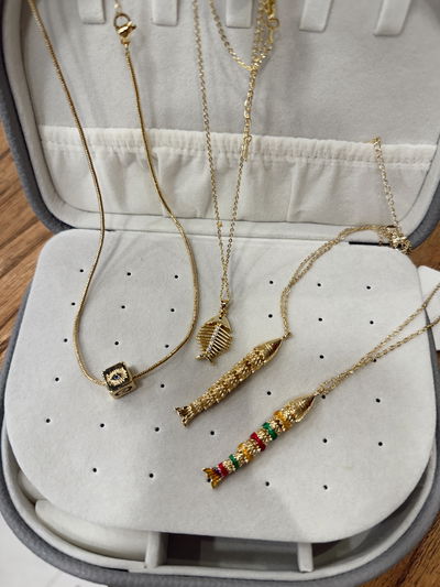 Cadenas doradas acero