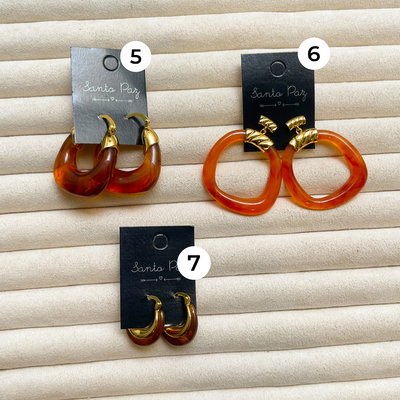 Aros de Acero Dorado - Acrílico de Colores