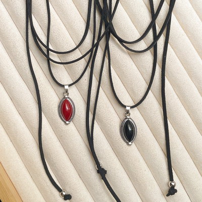 Choker Cordón con Dijes