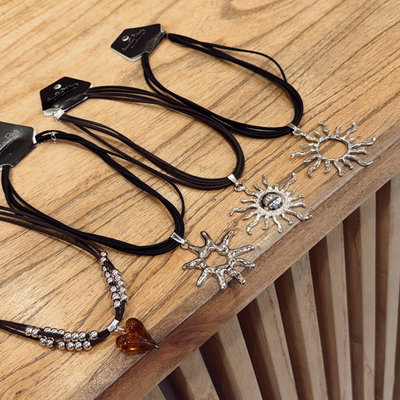 Choker Collar - VARIOS