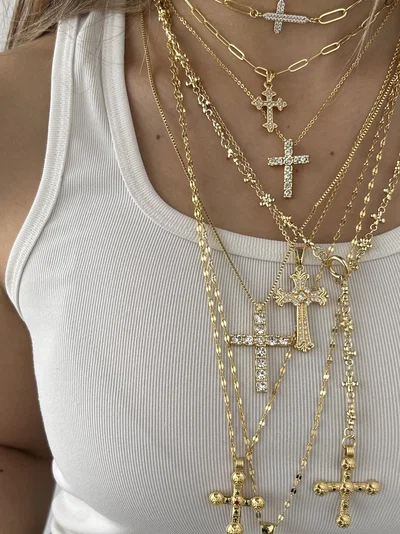 Collar de Acero Dorado Gothic