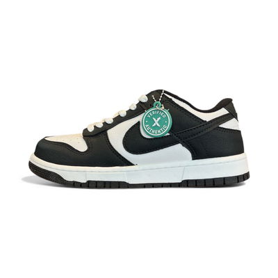 NIKE SB DUNK LOW PANDA