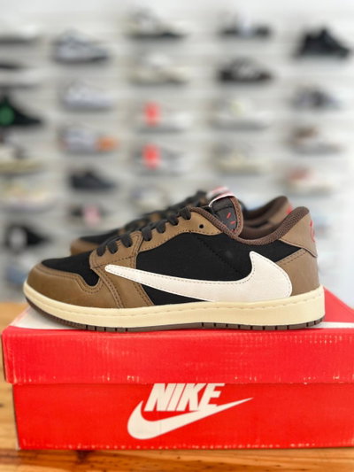 NIKE AIR JORDAN 1 RETRO LOW TRAVIS SCOTT CHOCOLATE