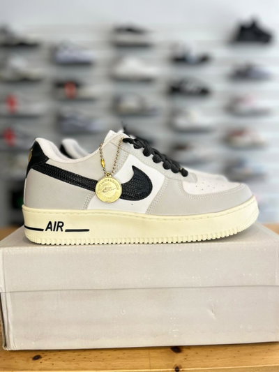 NIKE AIR FORCE 1 '07 LV8 MEDALLA
