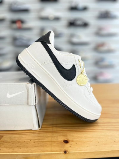 NIKE AIR FORCE 1 '07 LV8