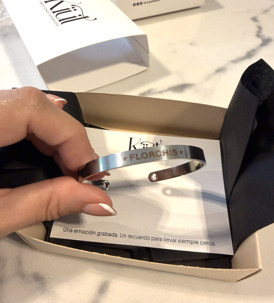 Pulsera Esclava con Frase y Corazón