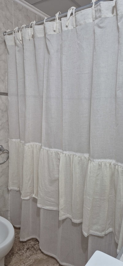 Cortina de baño con falda