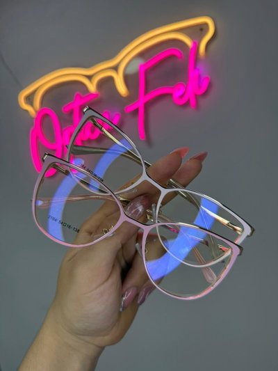 MODELO KIRA
