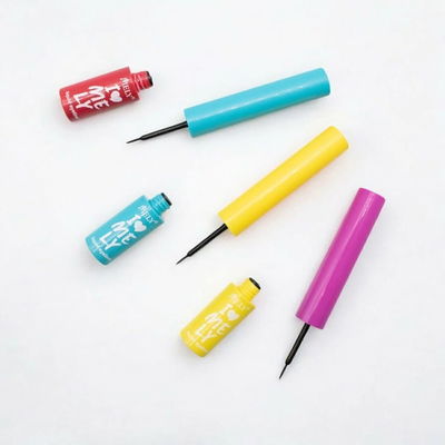 Delineador de ojos líquido Mely