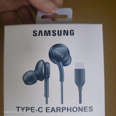 Auriculares deportivos tipo c