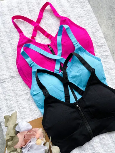 Top deportivo con cierre delantero ART 2