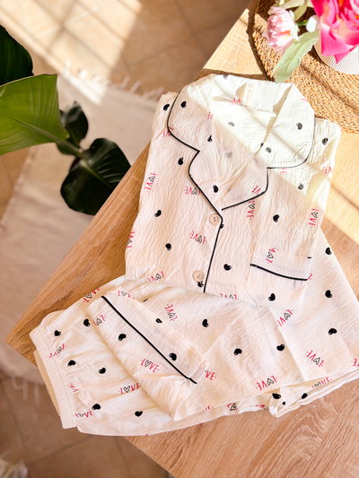 Pijama corazones negros