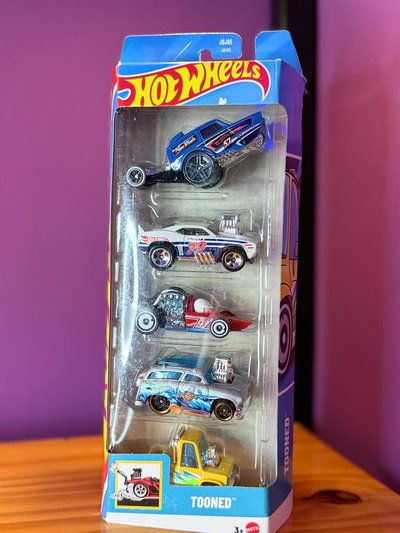 Set tooned