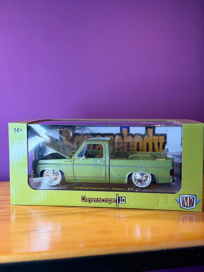 Chevrolet Silverado (verde) escala 1:24