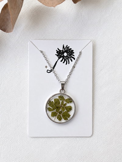 Collar Green Leaf