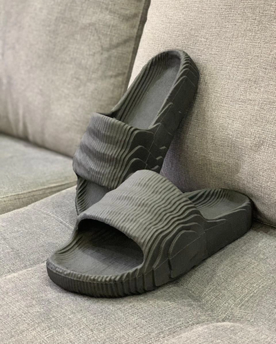 Ojota Adilette, negra