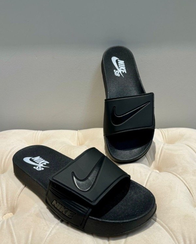 Ojotas Nike con velcro, full black