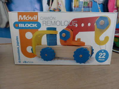 CAMIÓN REMOLQUE 