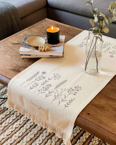 Camino de mesa con flecos (flores)
