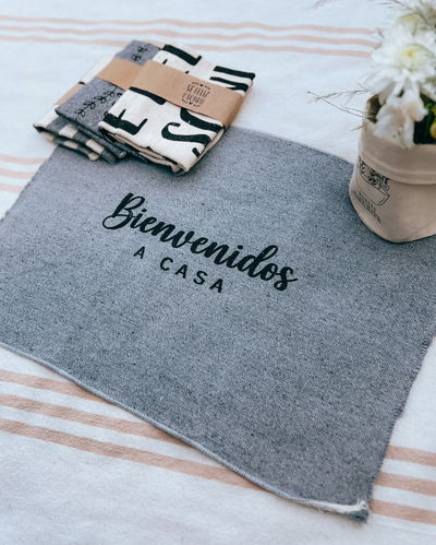 Paño de piso (bienvenidos a casa - gris)
