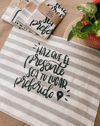 Paño de piso (haz que el presente - rayado)