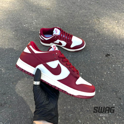 NIKE SB DUNK LOW - BORDO