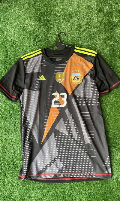 CAMISETA NEGRA DE AFA “DIBU”