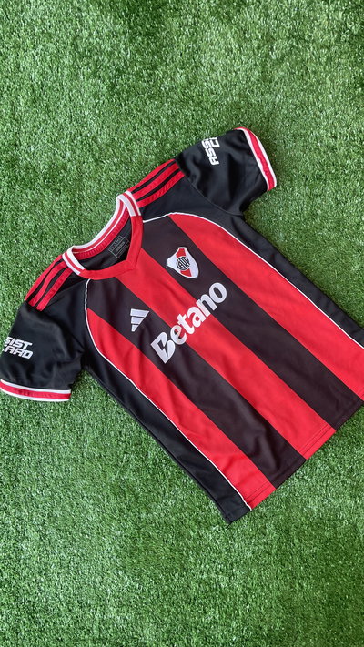 CAMISETA ALTERNATIVA DE RIVER NIÑO