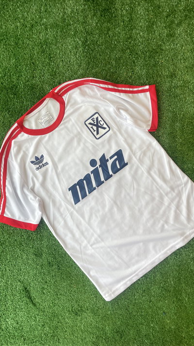 CAMISETA RETRO DE INDEPENDIENTE 