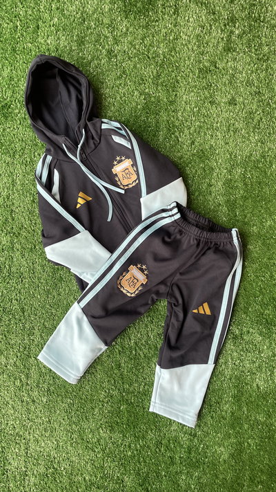 CONJUNTO LARGO DE BEBÉ AFA