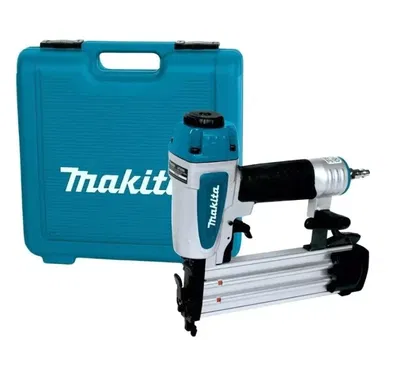 CLAVADORA NEUMÁTICA PROFESIONAL 15 - 50 MM CON MALETA - MAKITA