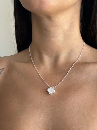 Collar Van Cleef blanco (1)
