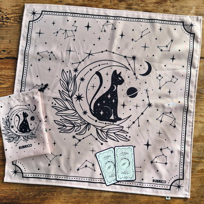 PAÑO GATO CÓSMICO + BOLSA - 70 cm x 70 cm