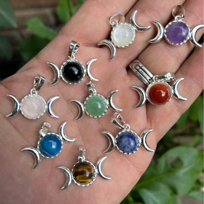 DIJE TRIPLE DIOSA - Con baño de plata y cristal