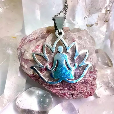 DIJE YOGA FLOR DE LOTO - Acero quirúrgico