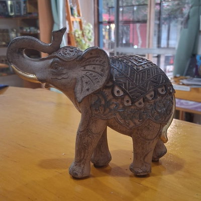 ELEFANTE DE LA ABUNDANCIA GRANDE - RESINA