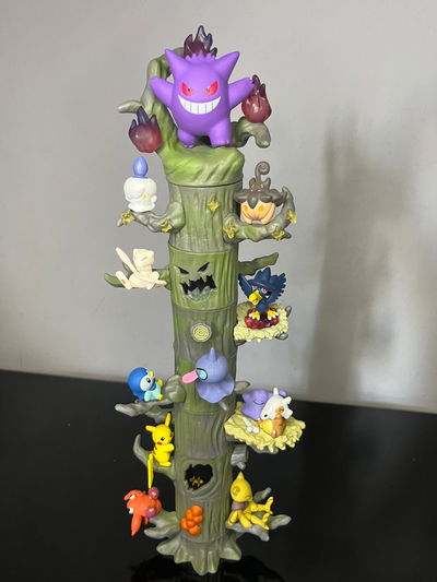 DIORAMA POKEMON ARBOL X8 (POKEMON) 32CM