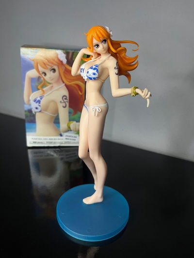 NAMI EN TRAJE DE BAÑO (WAIFUS) 25CM