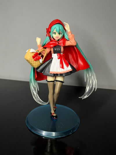 MIKU CAPERUCITA (ANIME GIRL) 19CM