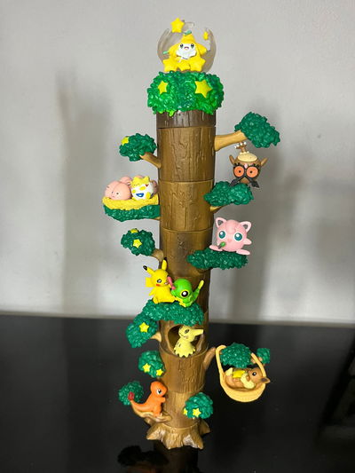 DIORAMA POKEMON ARBOL X8 (POKEMON) 30CM