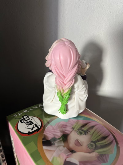 MITSURI SENTADA (DEMON SLAYER) 16CM