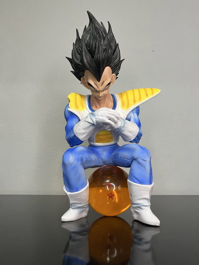 VEGETA CON ESFERA GRANDE (DRAGON BALL) 21CM