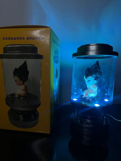 Vegeta Capsule con luces (18CM) Figura Dragon Ball - Girutoys