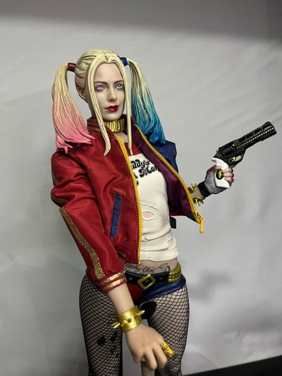 Harley Queen Escala 1/4 (44CM) DC - Girutoys