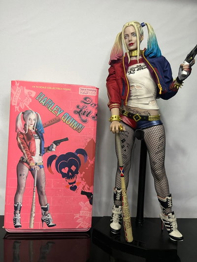 Harley Queen Escala 1/4 (44CM) DC - Girutoys