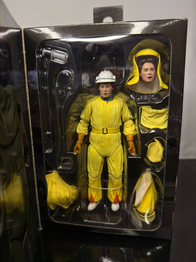 Marty McFly Traje Radiación Volver al Futuro (18CM) Figura Articulada NECA - Girutoys