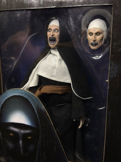 La Monja (18CM) Figura Articulada NECA - Girutoys