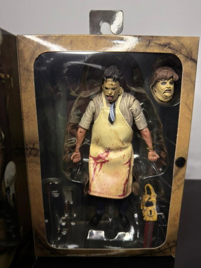 LeatherFace The Texas (18CM) Figura Articulada NECA - Girutoys