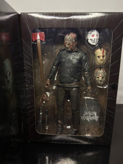 Jason Voorhees Ultimate (18CM) Figura Articulada NECA - Girutoys