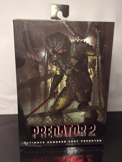 Predator Ultimate Armored Lost Predator (19CM) Figura Articulada NECA - Girutoys